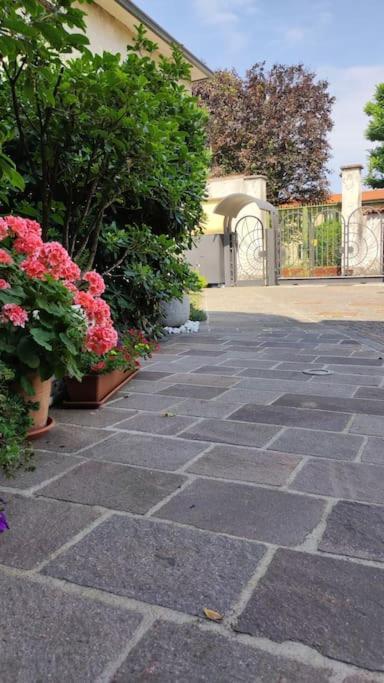 Prestigioso Appartamento Di 70Mq Vicino Milano Legnano Exterior photo