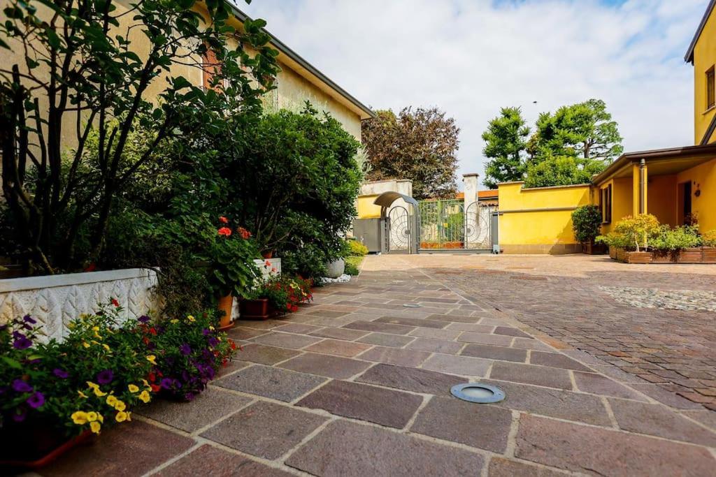 Prestigioso Appartamento Di 70Mq Vicino Milano Legnano Exterior photo