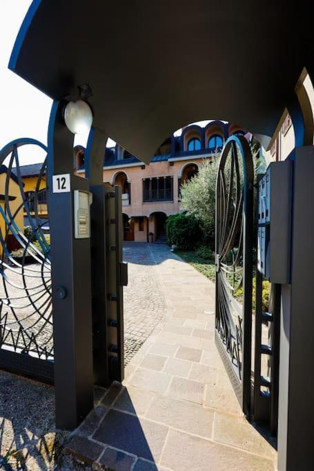 Prestigioso Appartamento Di 70Mq Vicino Milano Legnano Exterior photo